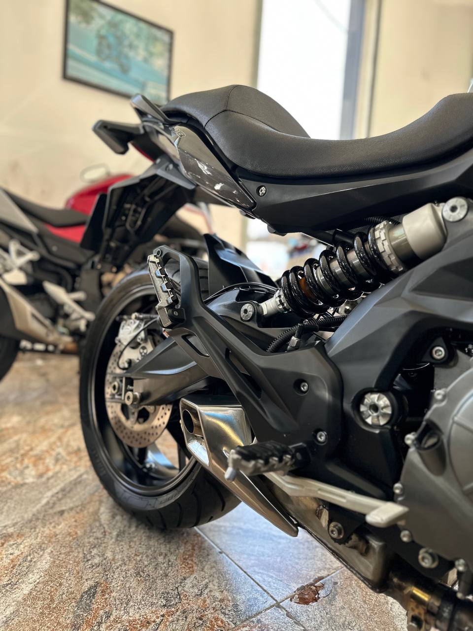 Mira esta publicación de Benelli TNT 600 GT