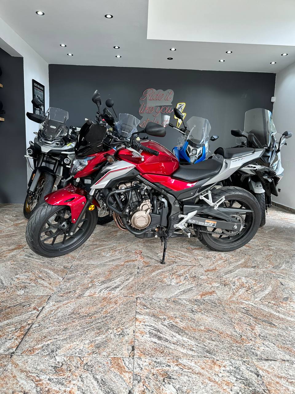 Mira esta publicación de Honda CB 500 F