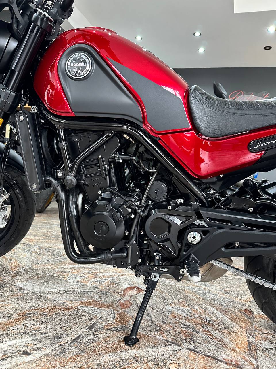 Mira esta publicación de Benelli Leoncino 500