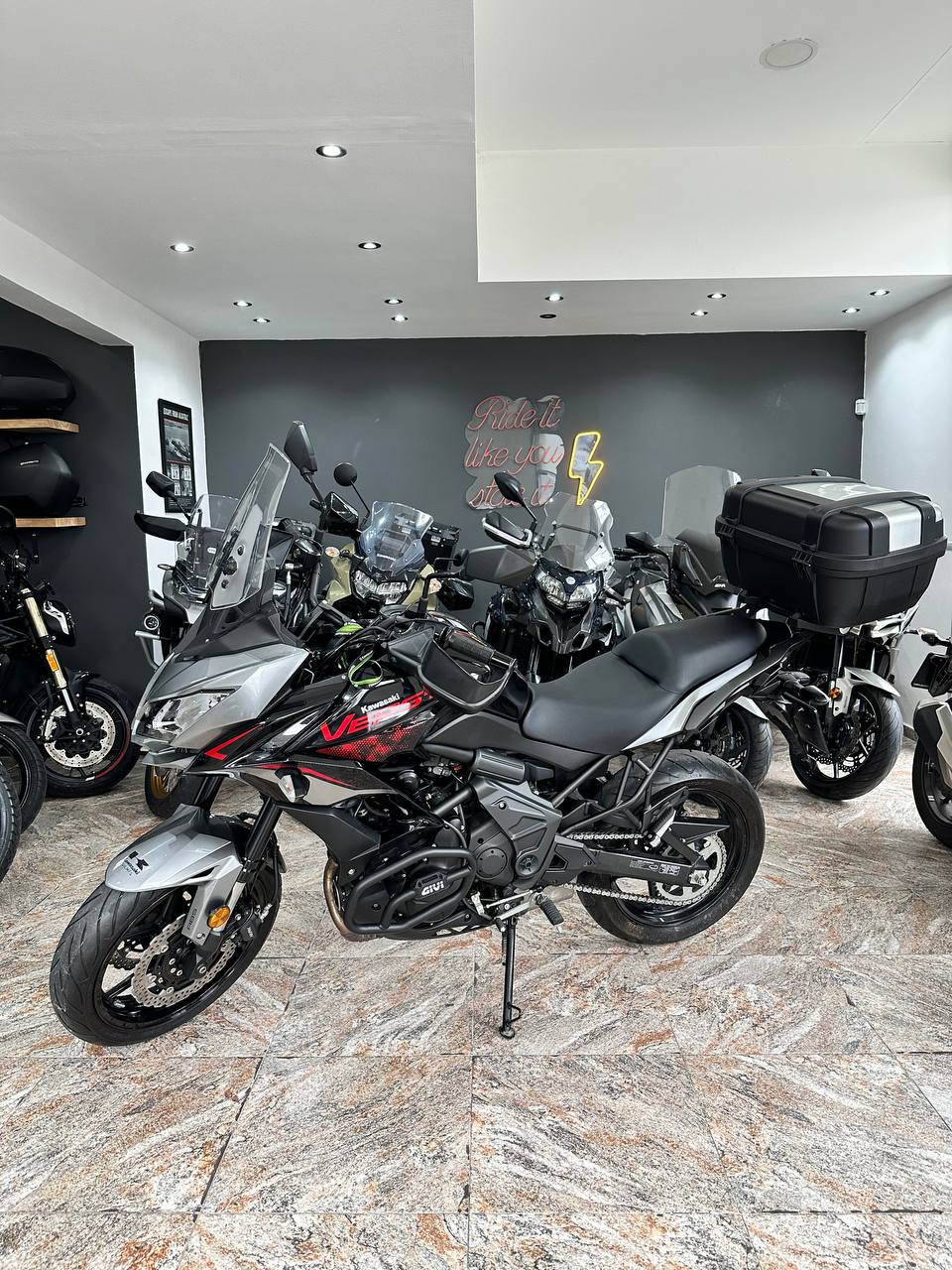 Mira esta publicación de Kawasaki KLE 650 Versys