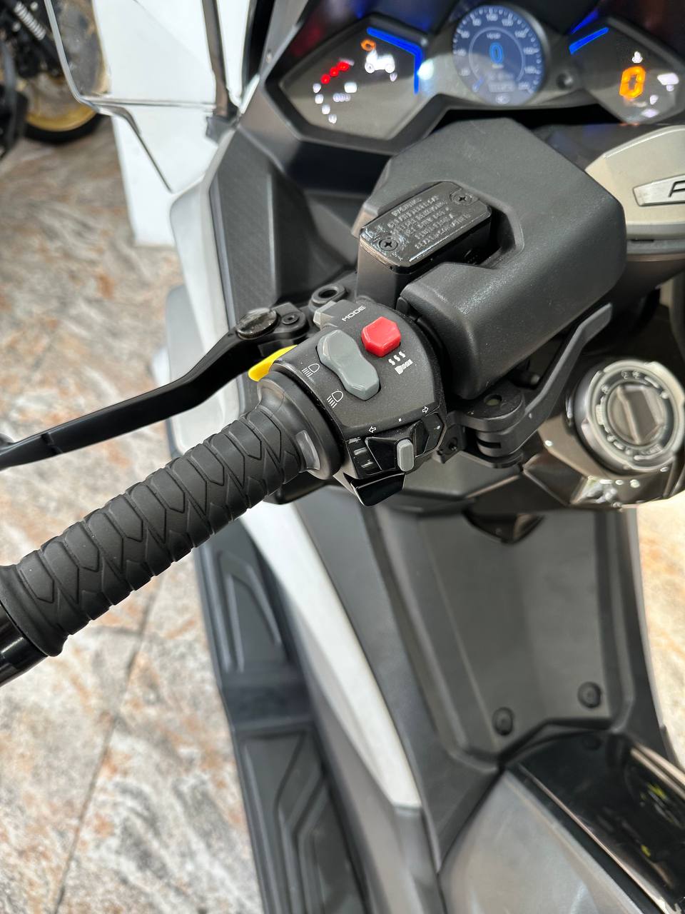 Mira esta publicación de Kymco AK 550