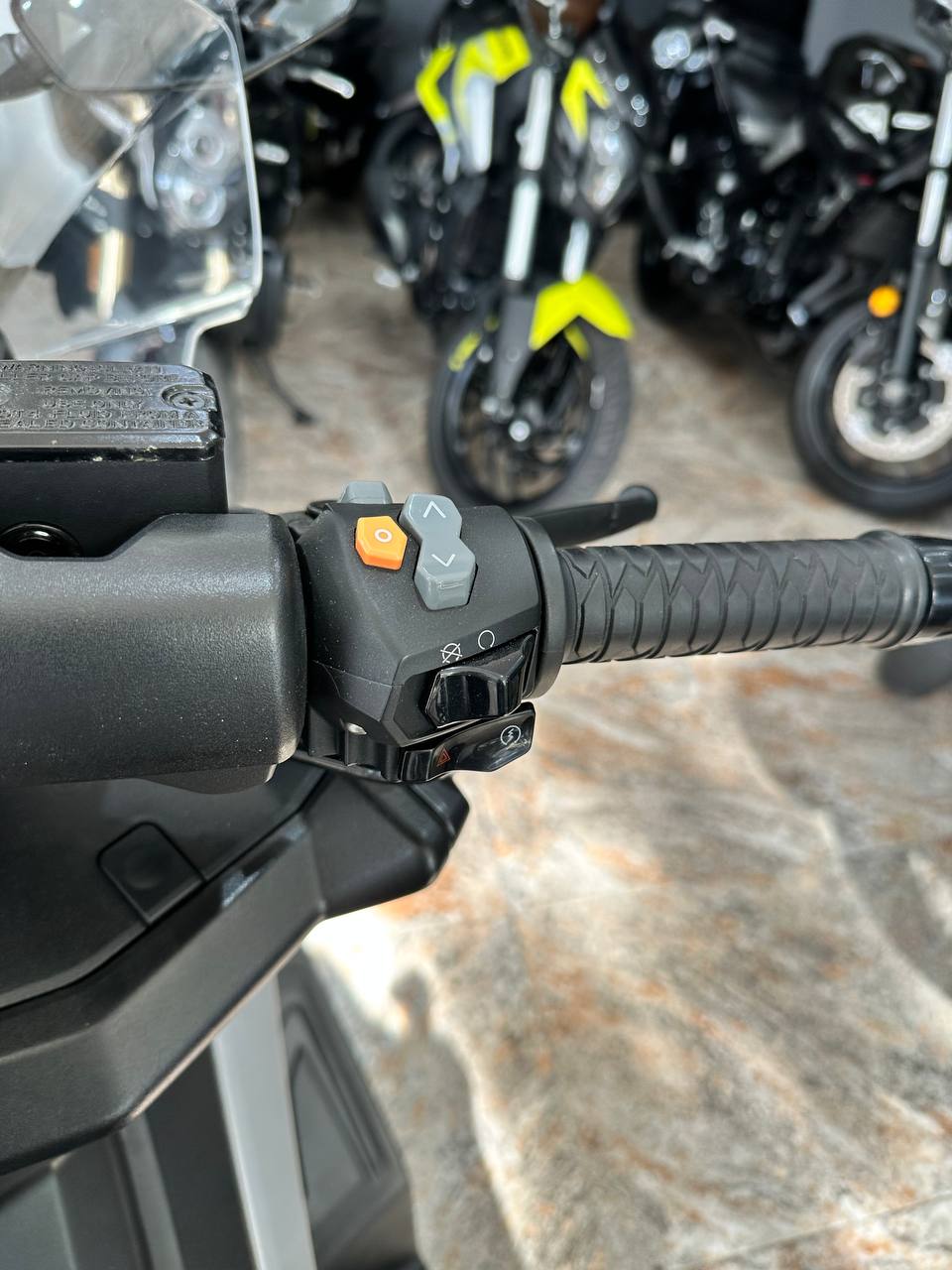 Mira esta publicación de Kymco AK 550