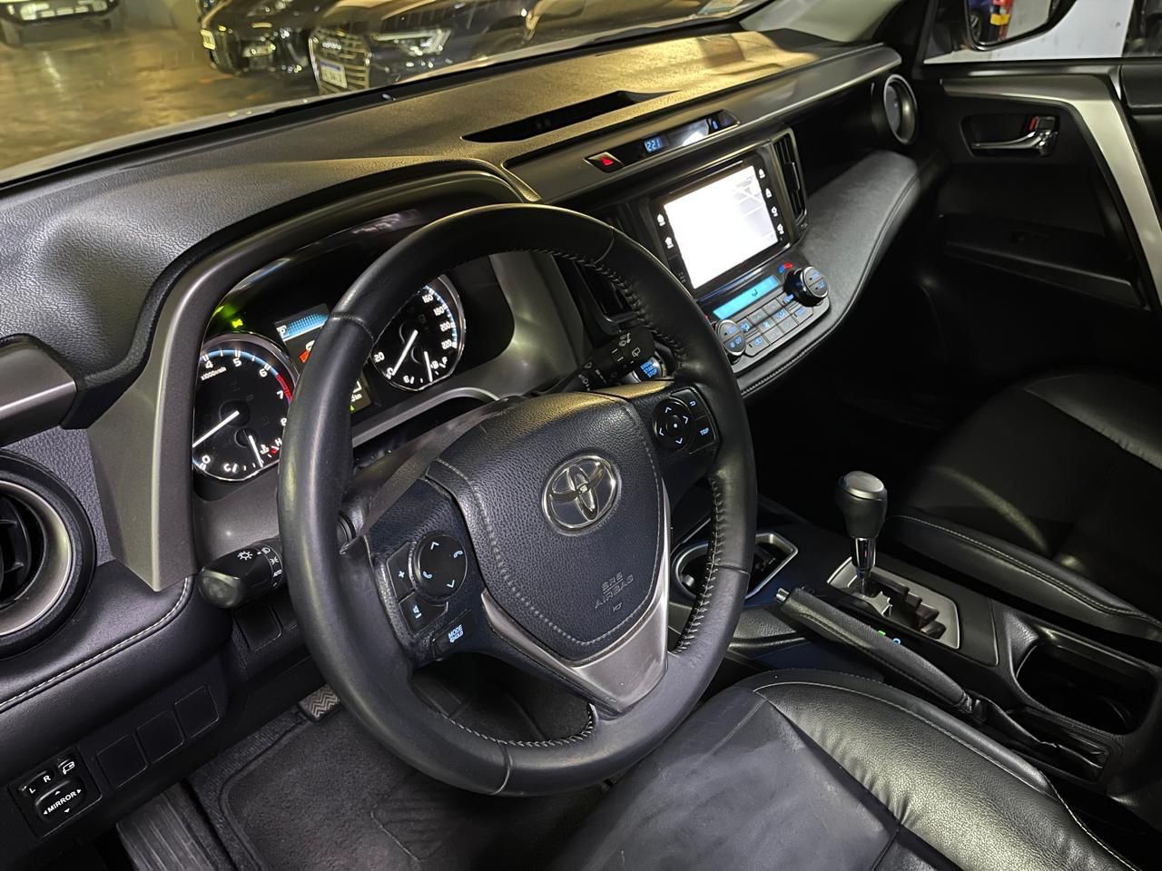 Toyota RAV4 Foto #7