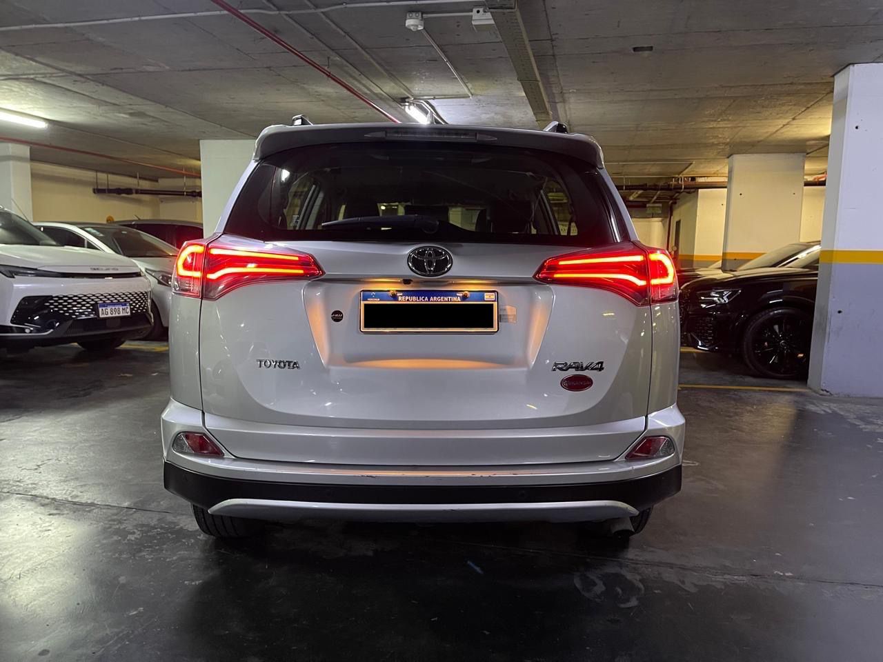 Toyota RAV4 Foto #5