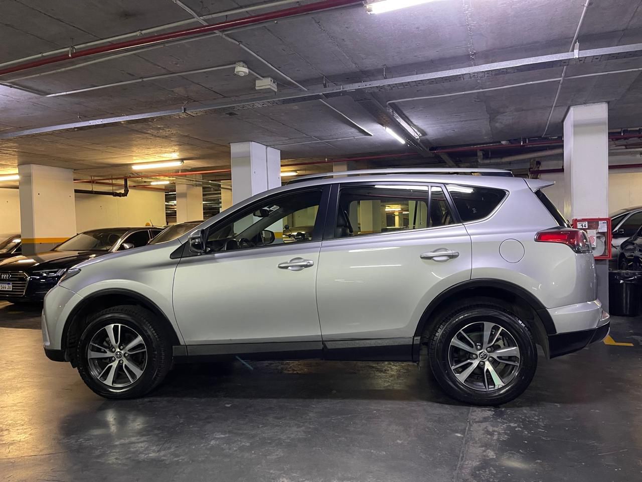 Toyota RAV4 Foto #2