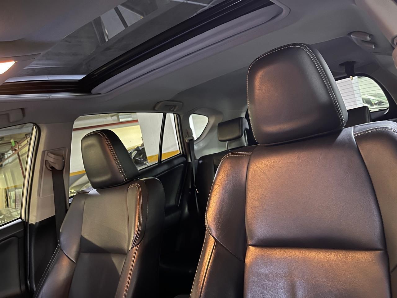 Toyota RAV4 Foto #8