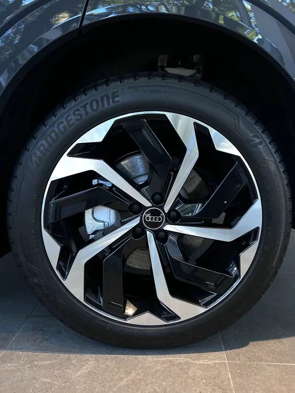 Mira esta publicación de Audi E Tron 2025 en Motordil