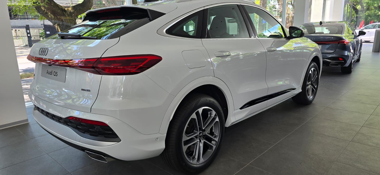 Mira esta publicación de Audi Q5 Sportback 2024 en Motordil