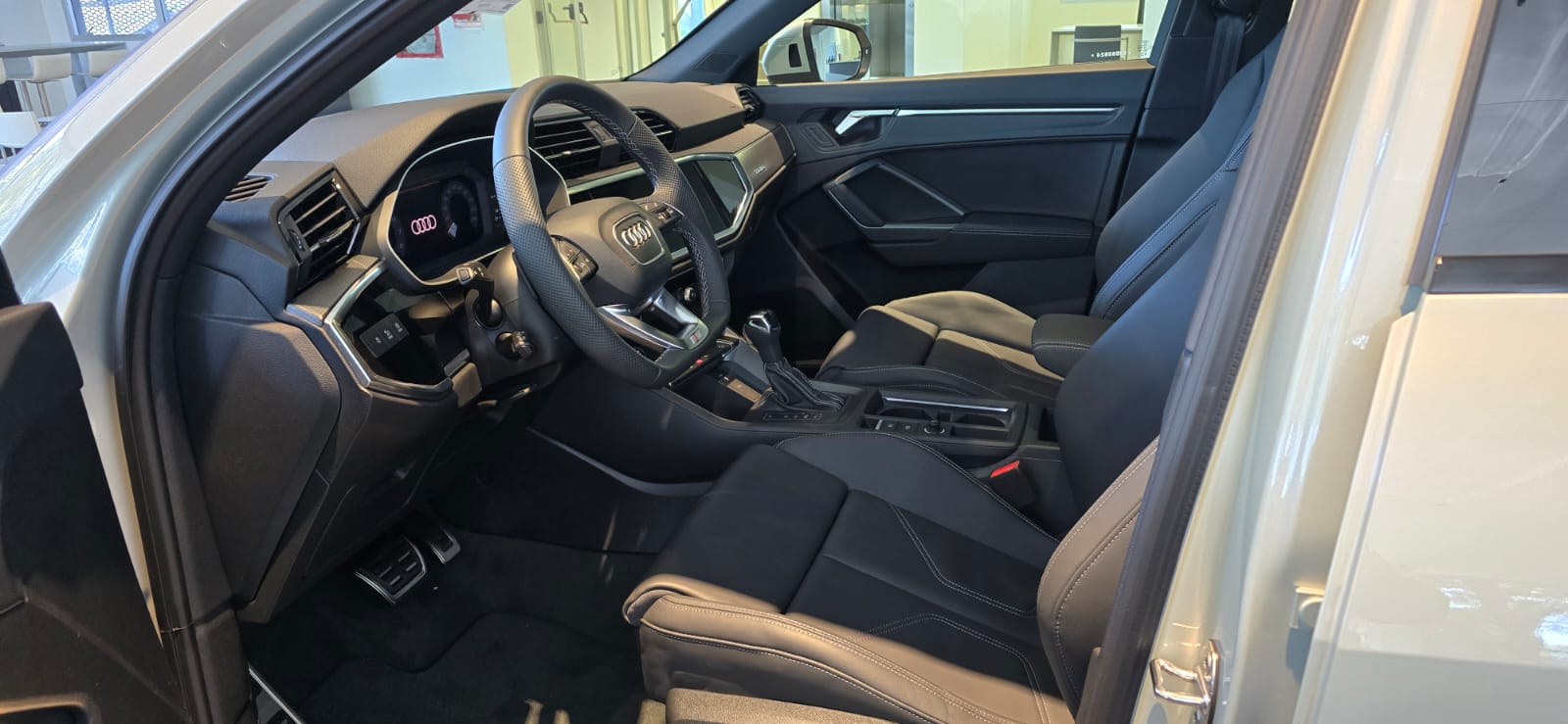 Mira esta publicación de Audi Q3 2025 en Motordil
