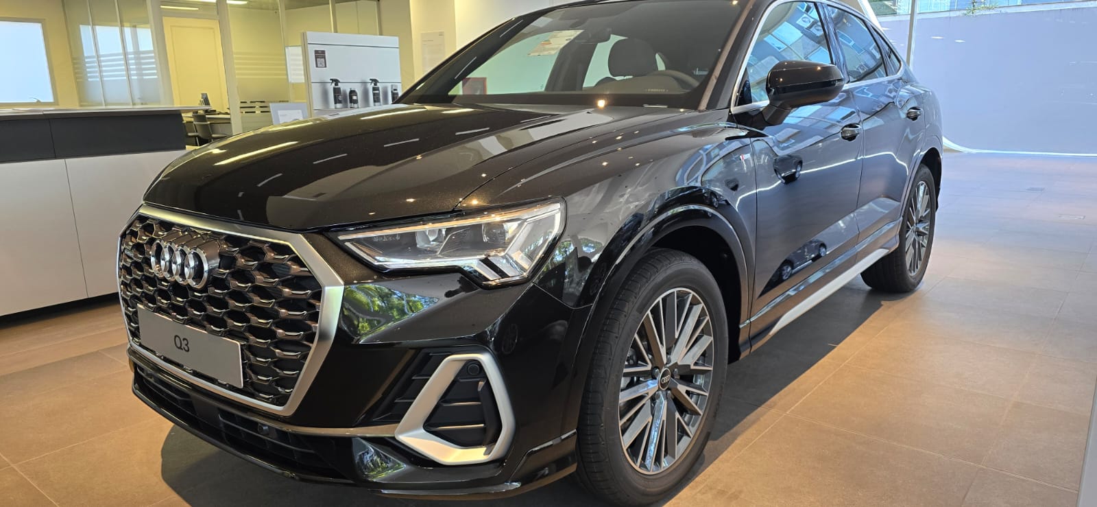 Mira esta publicación de Audi Q3 2025 en Motordil
