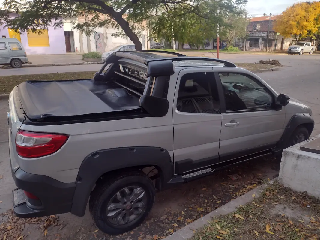 Fiat Strada Foto #8