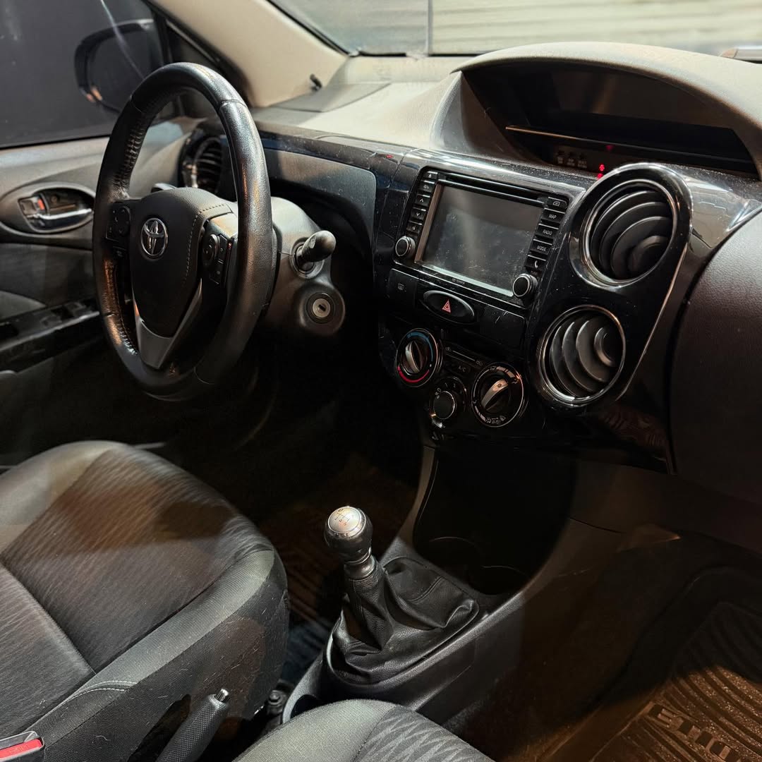 Mira esta publicación de Toyota Etios 2018 en Motordil