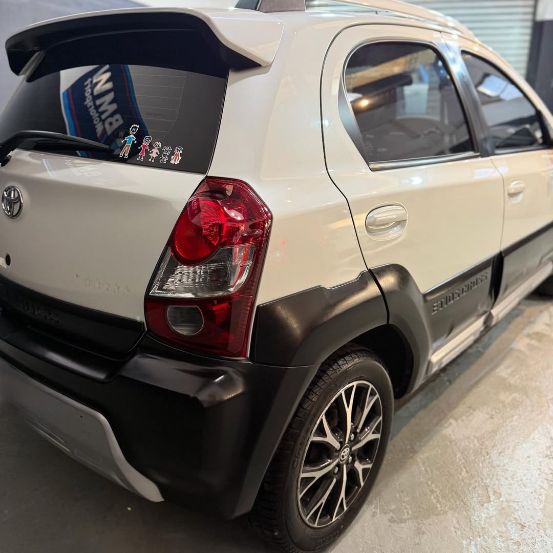 Mira esta publicación de Toyota Etios 2018 en Motordil