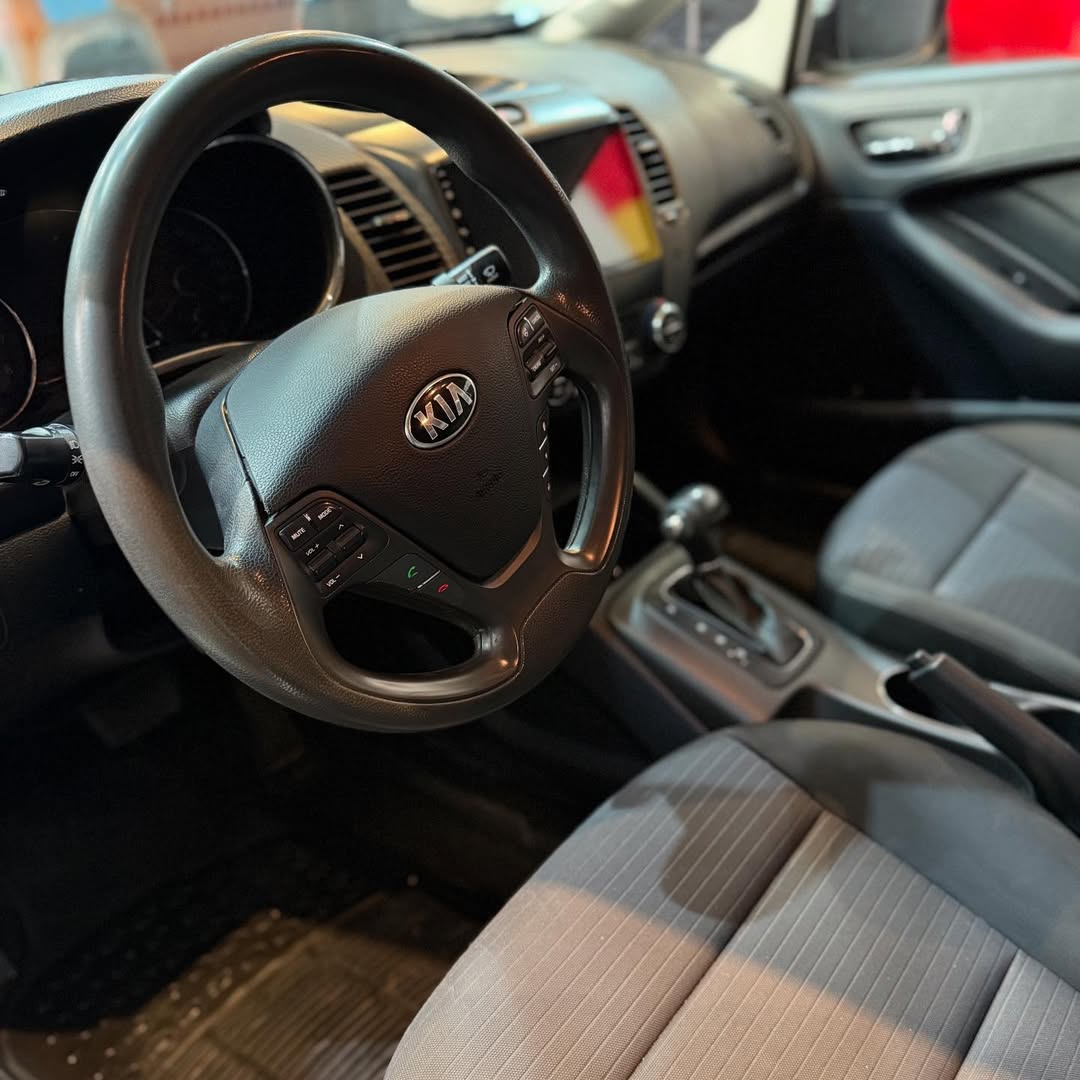 Mira esta publicación de KIA Cerato 2015 en Motordil