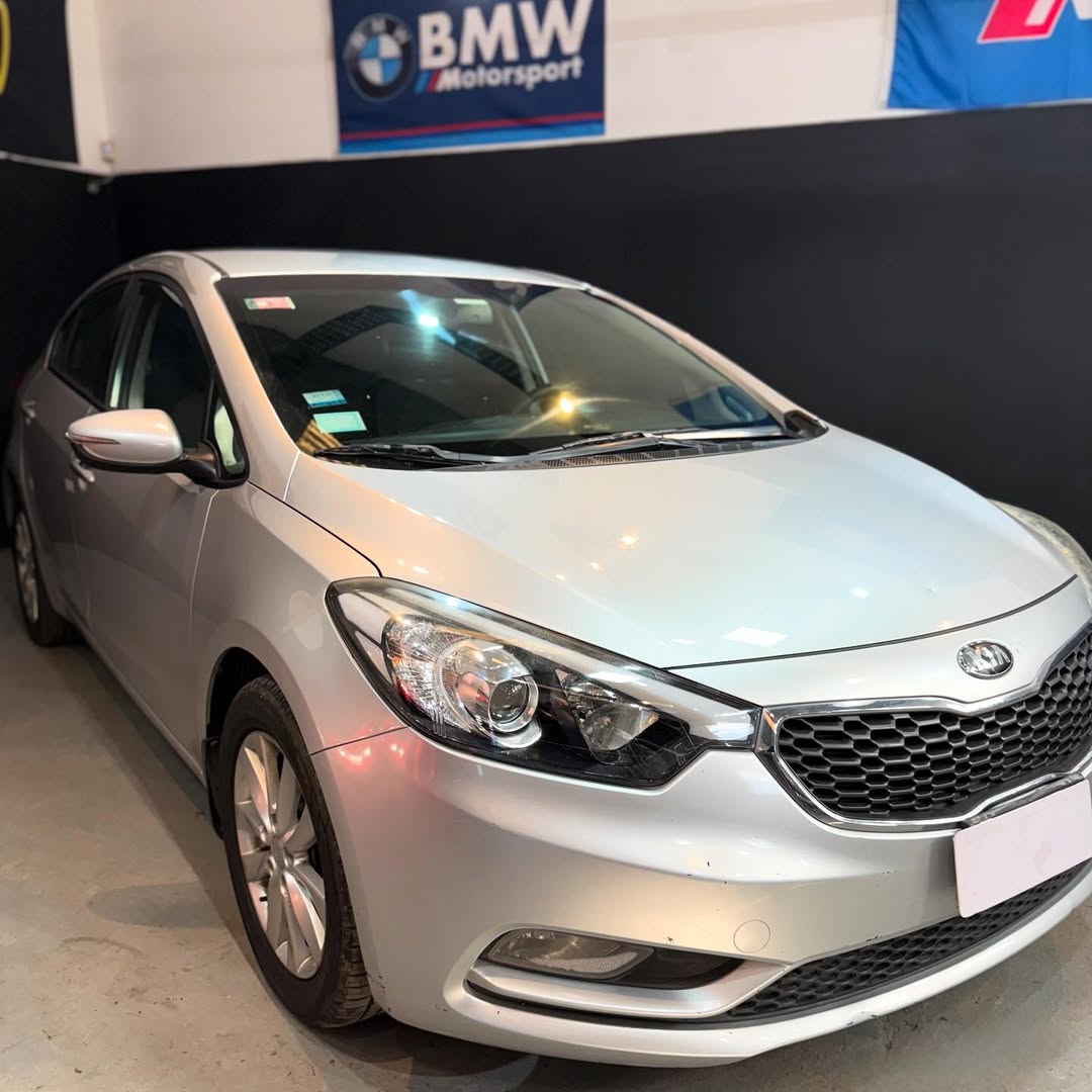 Mira esta publicación de KIA Cerato 2015 en Motordil