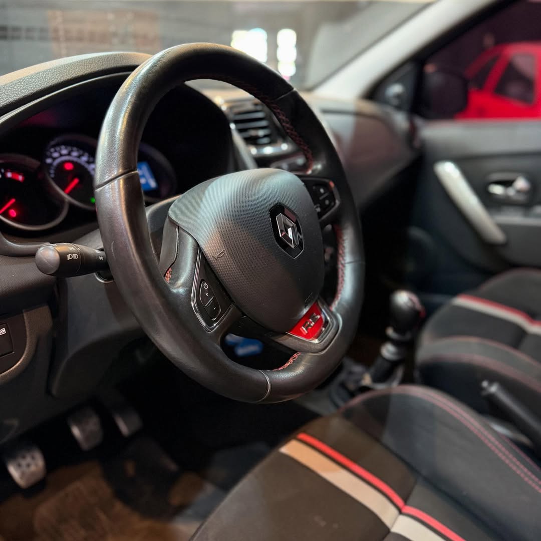 Renault Sandero II Foto #9