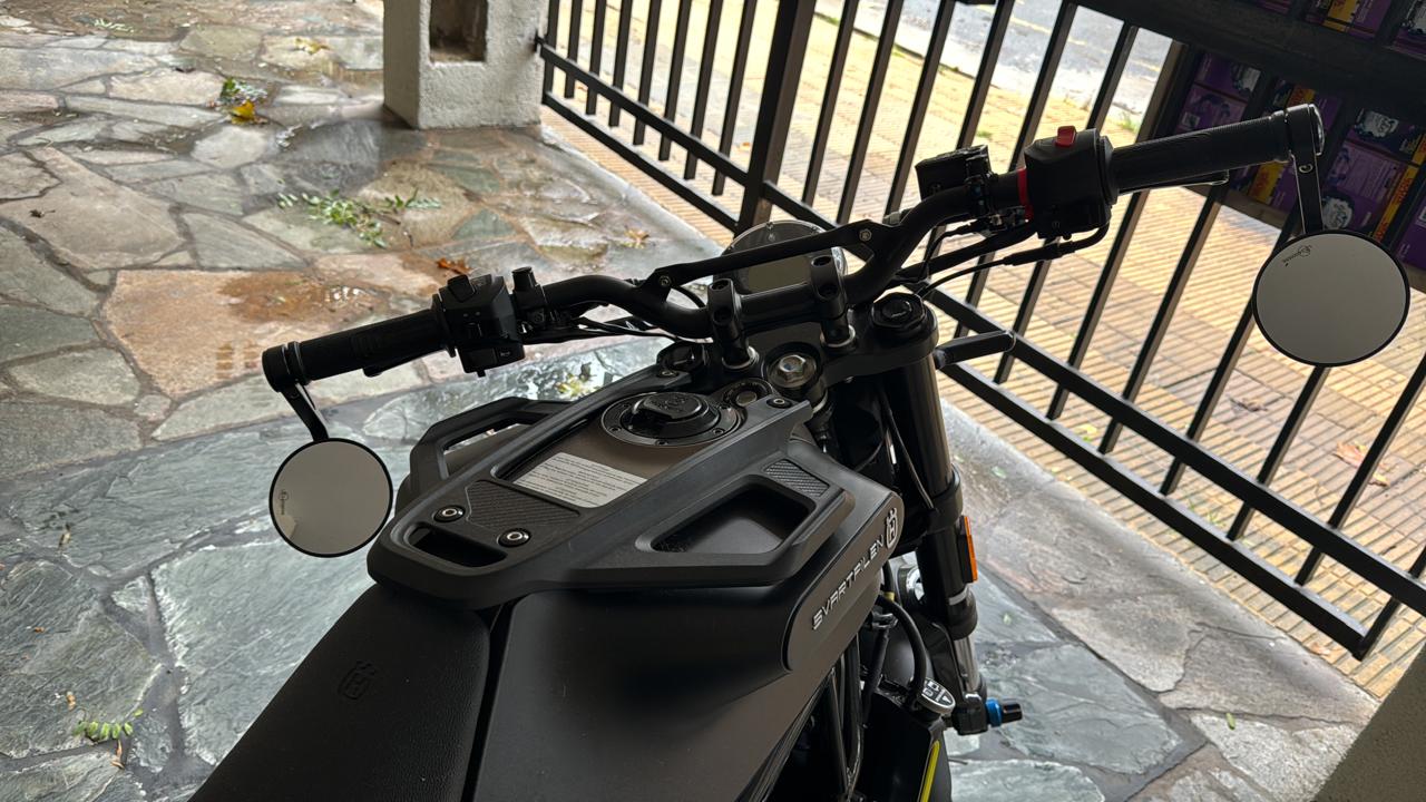 Mira esta publicación de Husqvarna Svartpilen 200
