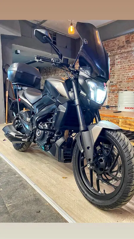 Mira esta publicación de Bajaj Dominar 250