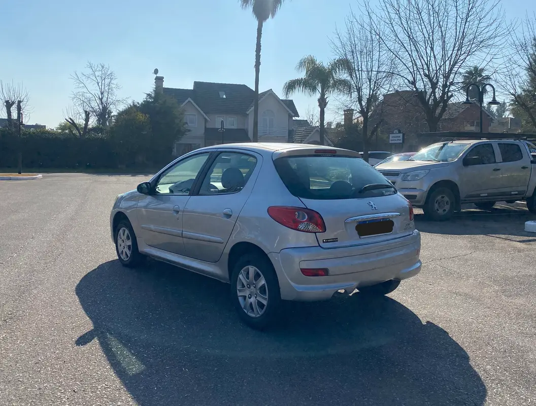 Mira esta publicación de Peugeot 207 Compact