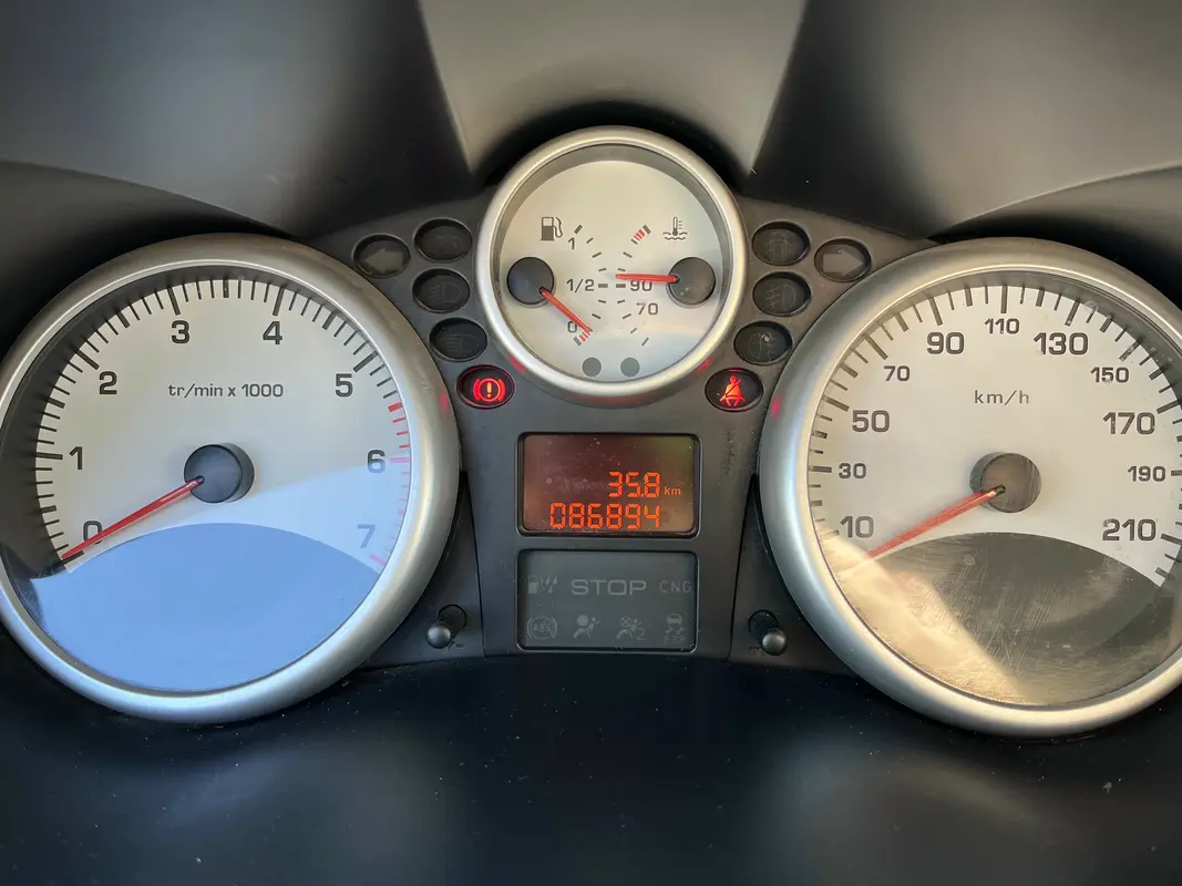 Mira esta publicación de Peugeot 207 Compact