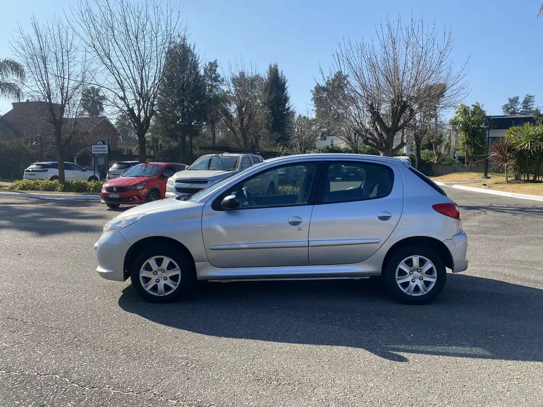 Mira esta publicación de Peugeot 207 Compact