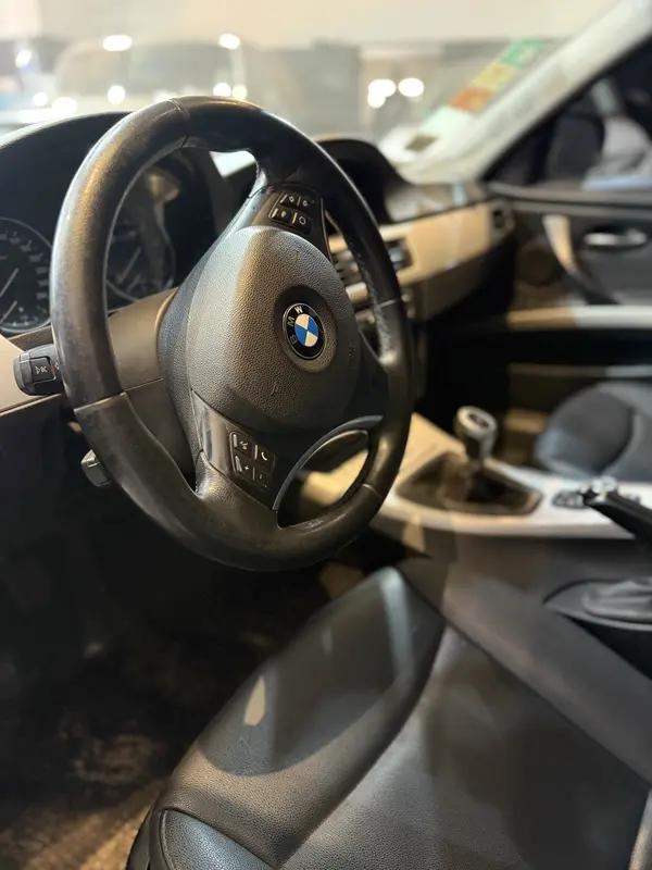 BMW Serie 3 Foto #3