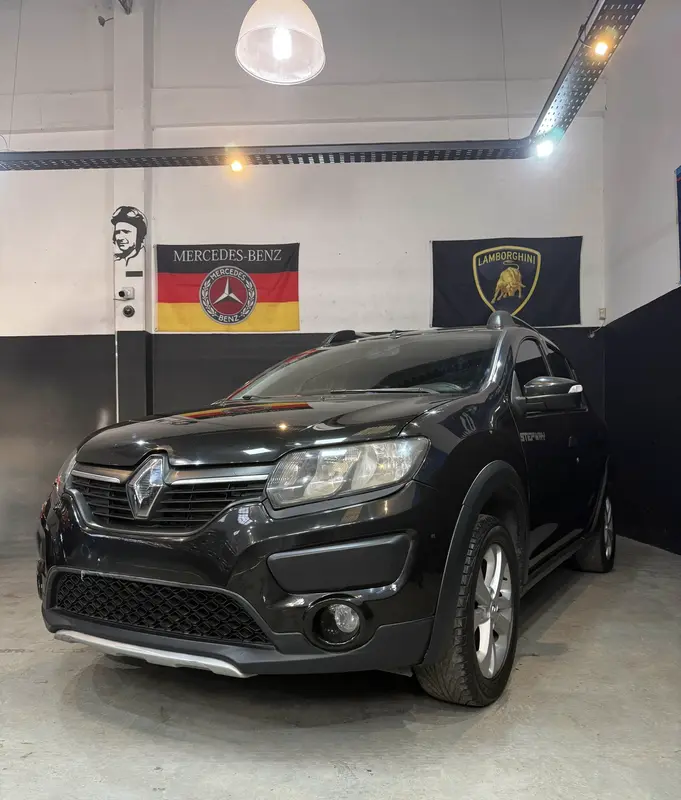 Renault Sandero Foto #2