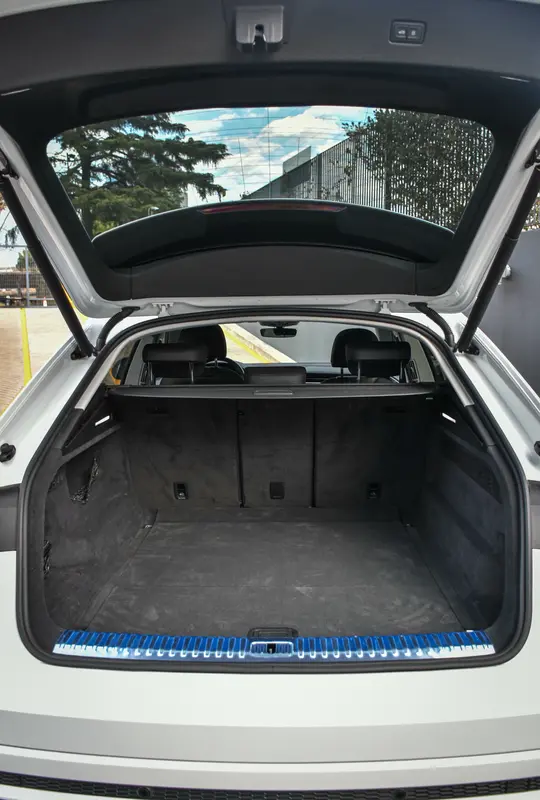 Audi Q8 Foto #6