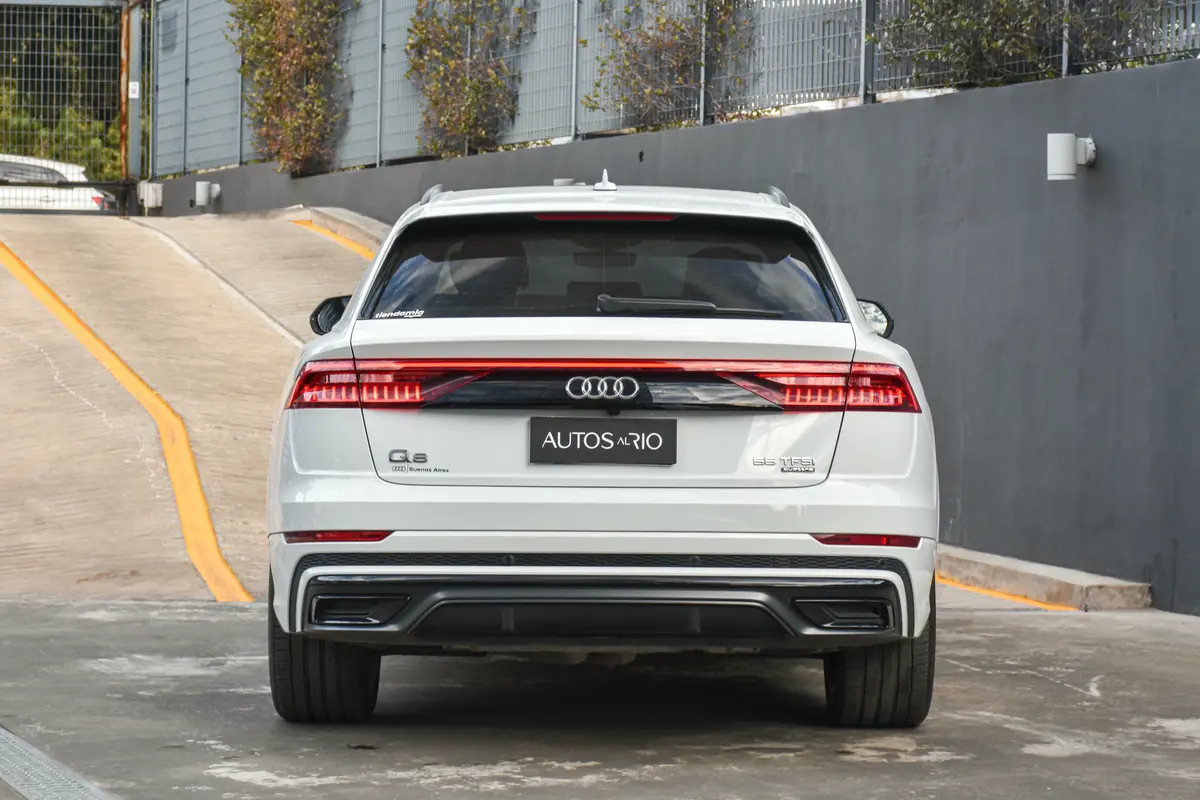 Audi Q8 Foto #5