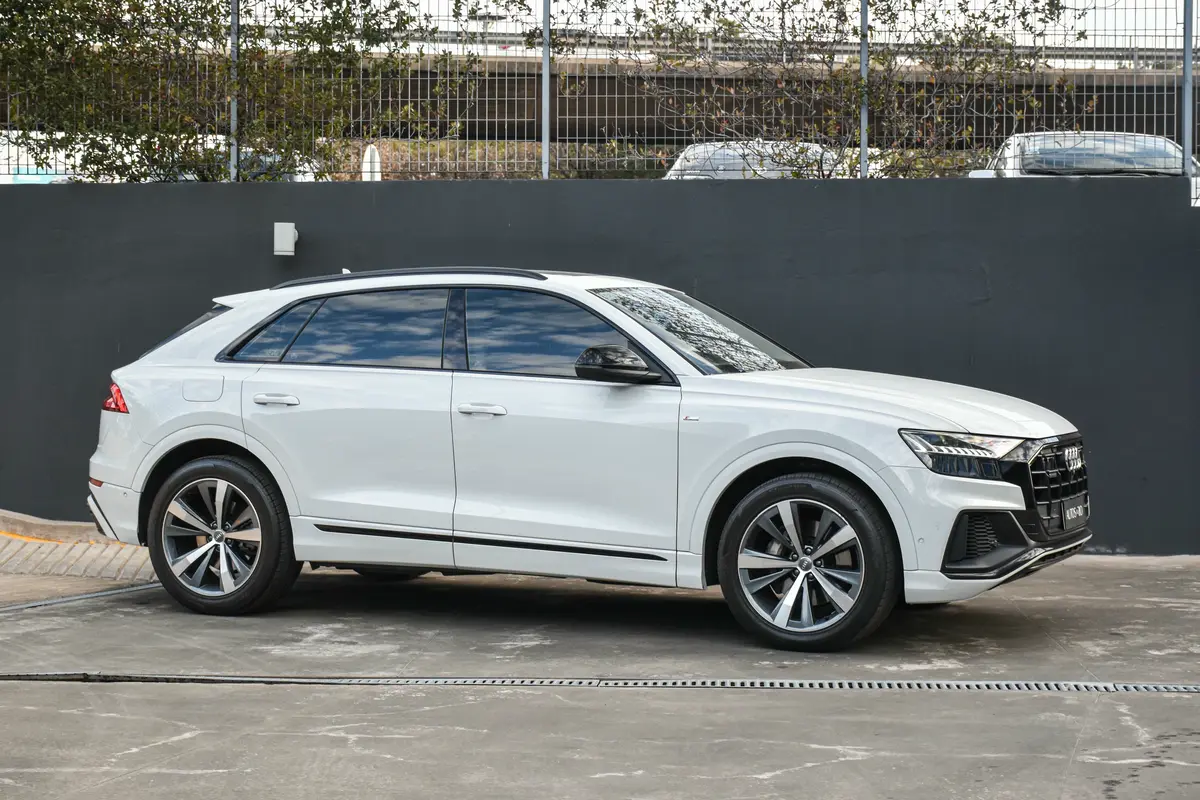 Audi Q8 Foto #3