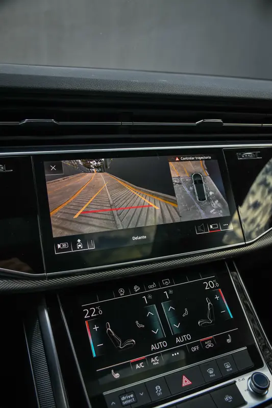 Audi Q8 Foto #18