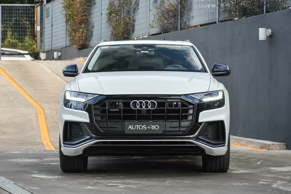 Audi Q8 Foto #1