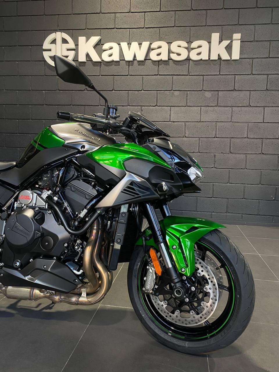 Mira esta publicación de Kawasaki Z 998 H2