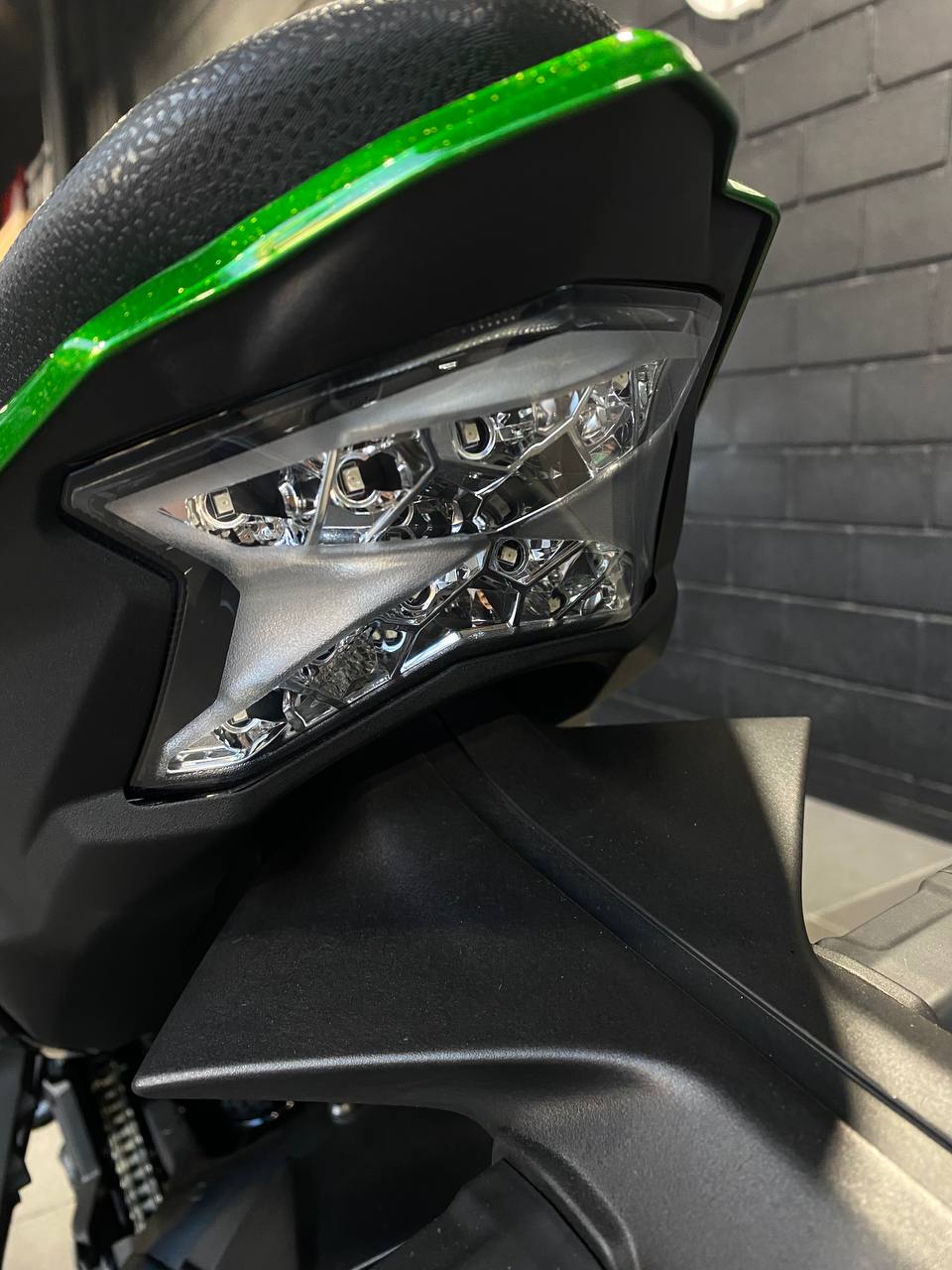 Mira esta publicación de Kawasaki Z 998 H2