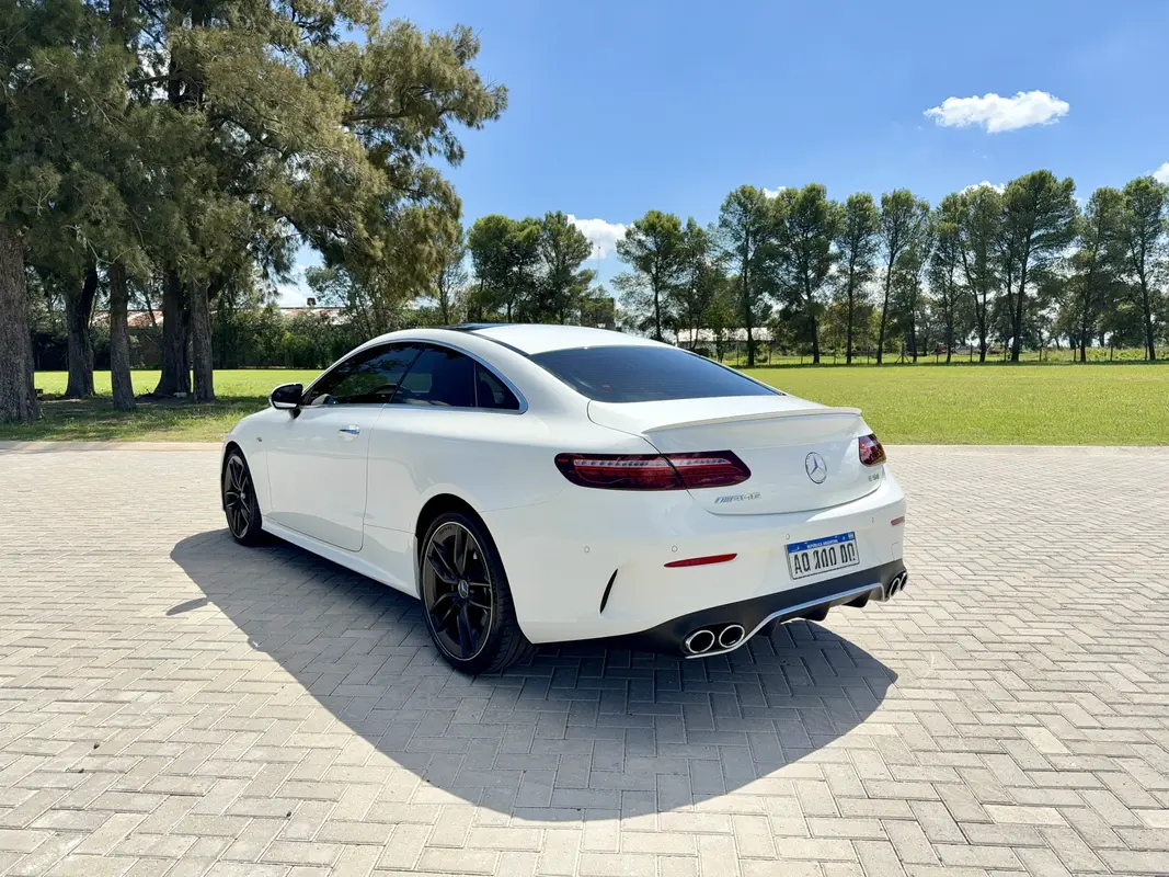 Mira esta publicación de Mercedes Benz Clase E