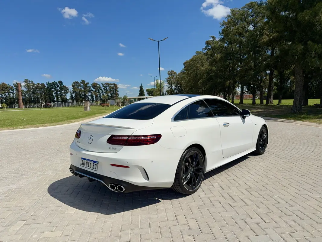 Mira esta publicación de Mercedes Benz Clase E