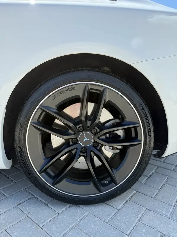 Mira esta publicación de Mercedes Benz Clase E