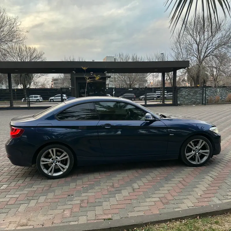 BMW Serie 2 Foto #4