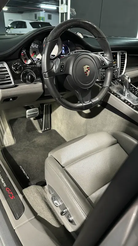 Porsche Panamera Foto #18