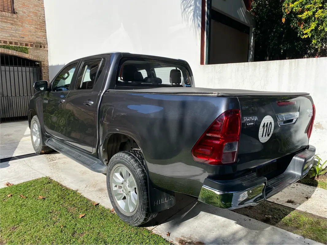 Toyota Hilux Foto #11