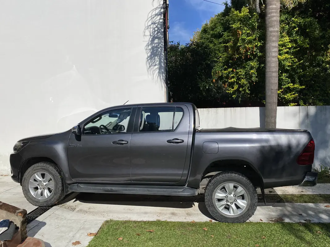 Toyota Hilux Foto #7
