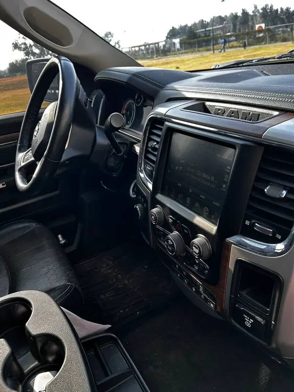 RAM 1500 Foto #5