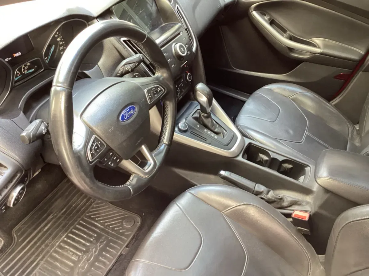 Ford Focus Foto #17