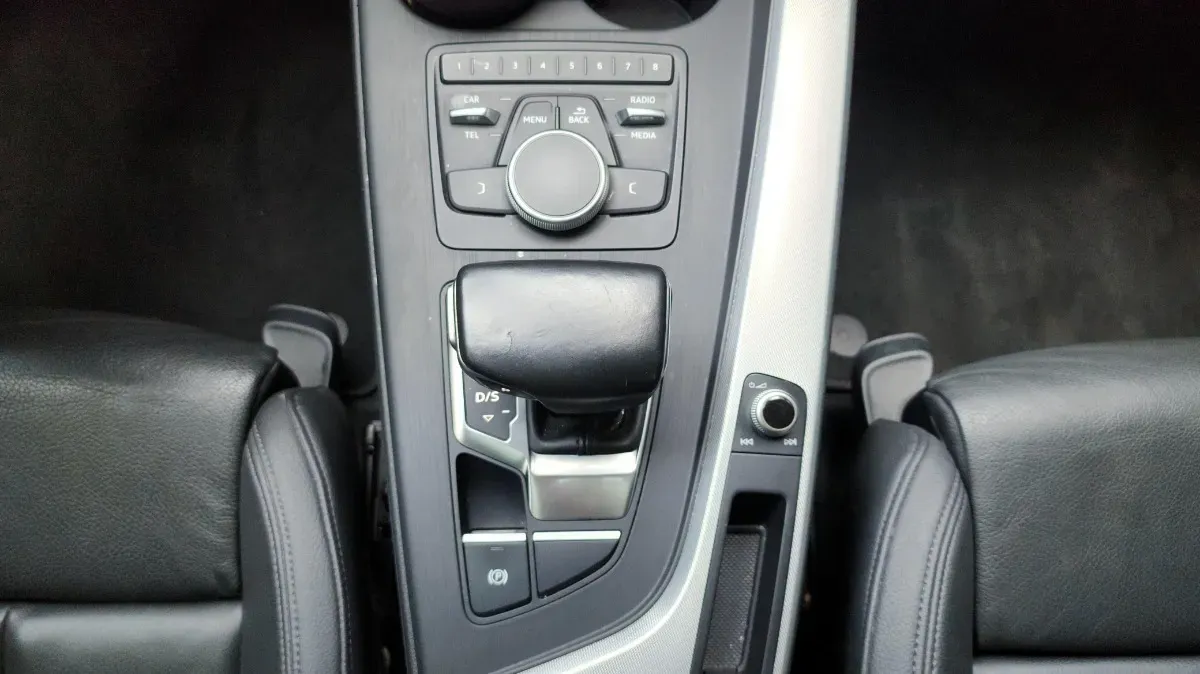 Audi A4 Foto #16