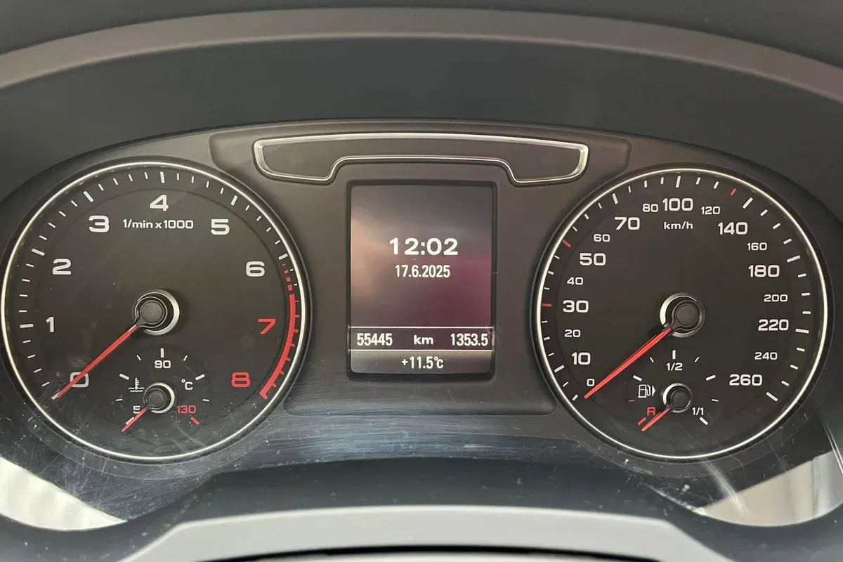 Audi Q3 Foto #10