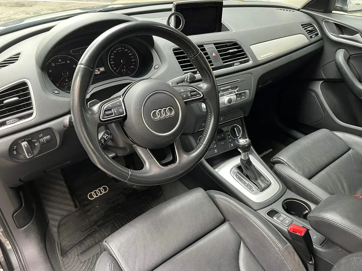 Audi Q3 Foto #11