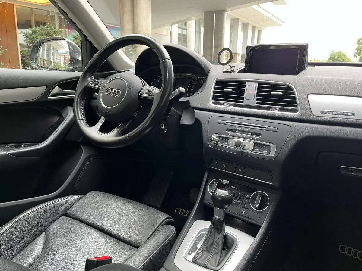 Audi Q3 Foto #15