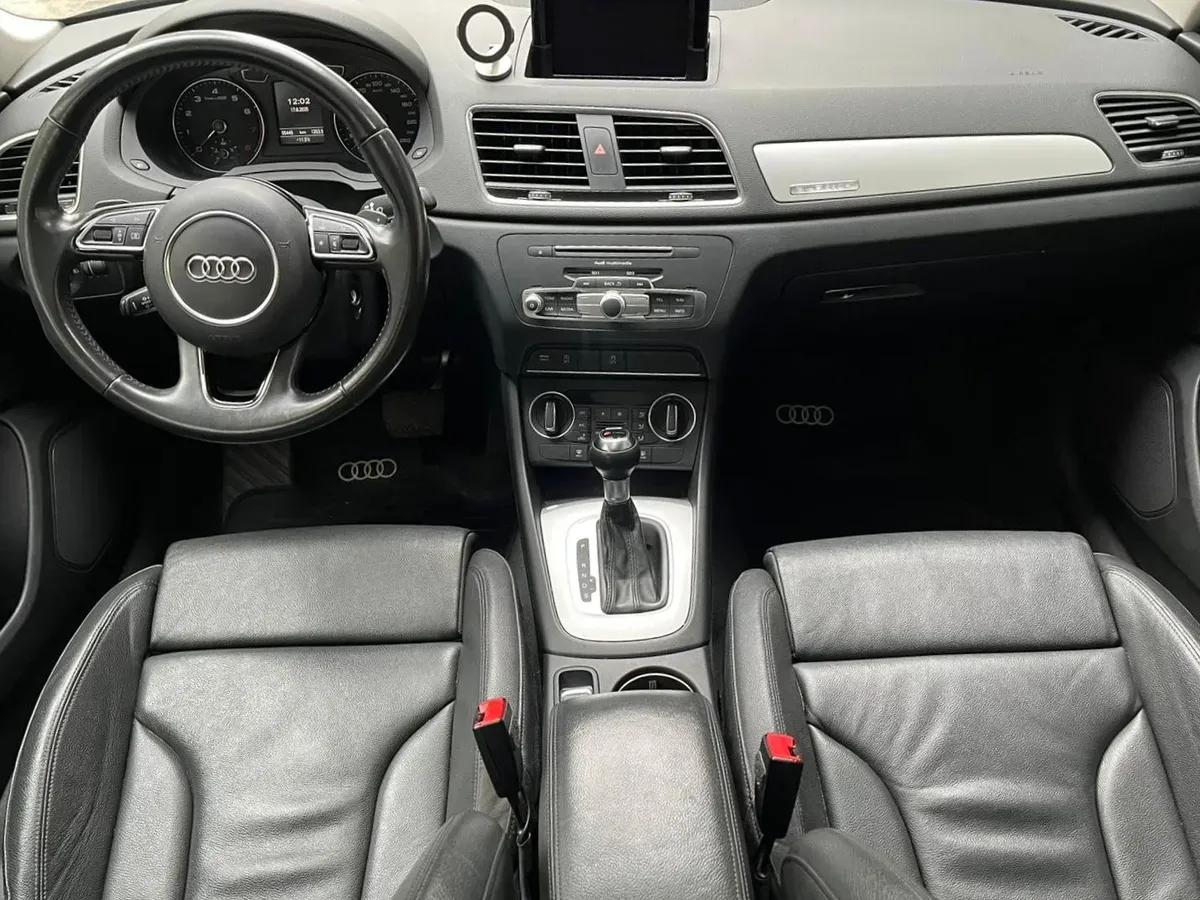 Audi Q3 Foto #14