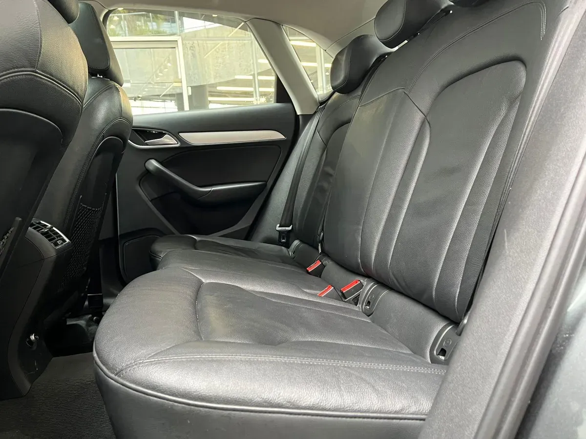 Audi Q3 Foto #16