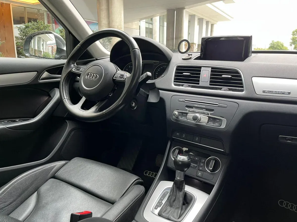 Audi Q3 Foto #13